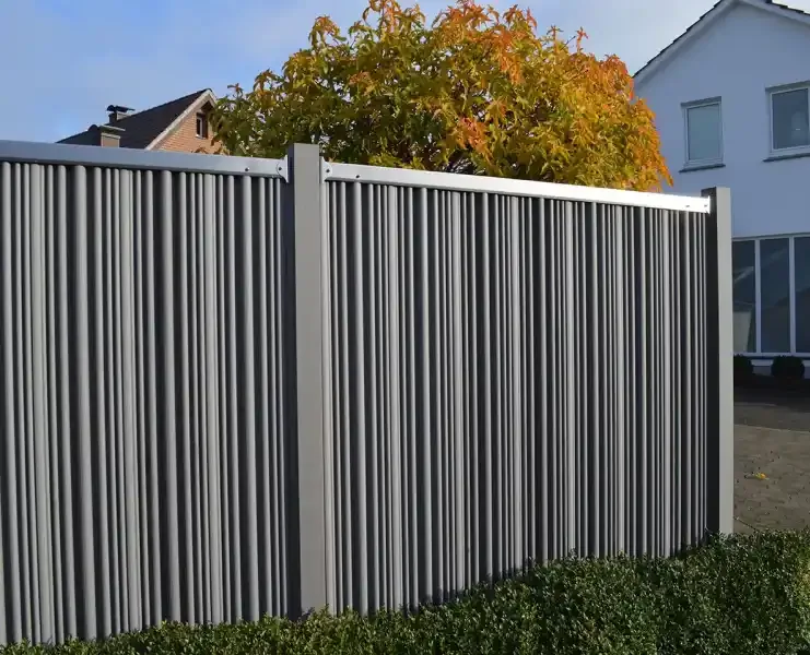 megawood LIMES Augusta kerítés inox tartóléccel (gyártói fotó)