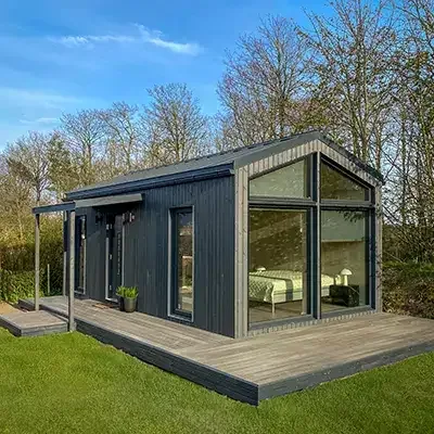 Tiny house Dániában, SIGNUM terasszal (gyártói fotó)